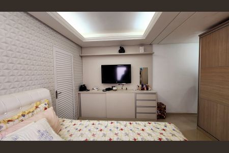 Casa à venda com 200m², 3 quartos e 2 vagasSuíte