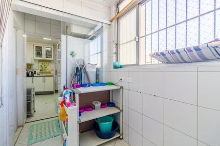 Apartamento à venda com 124m², 3 quartos e 1 vagaÁrea de Serviço