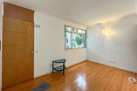 Apartamento à venda com 50m², 2 quartos e 1 vaga Apartamento à venda com 50m², 2 quartos e 1 vagaSala