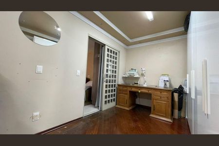 Casa de condomínio à venda com 160m², 4 quartos e 3 vagas Casa de condomínio à venda com 160m², 4 quartos e 3 vagasQuarto 4