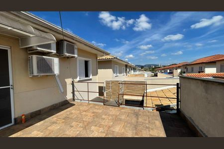 Casa de condomínio à venda com 160m², 4 quartos e 3 vagas Casa de condomínio à venda com 160m², 4 quartos e 3 vagasÁrea Externa