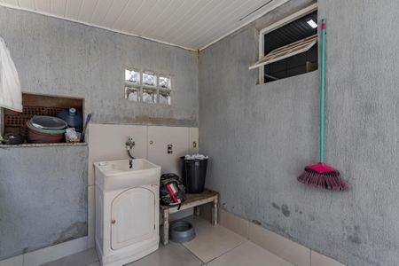 Casa à venda com 99m², 4 quartos e 6 vagas Casa à venda com 99m², 4 quartos e 6 vagasÁrea de Serviço