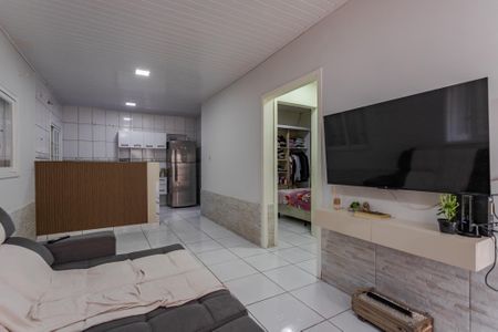 Casa à venda com 99m², 4 quartos e 6 vagas Casa à venda com 99m², 4 quartos e 6 vagasSala- casa 2