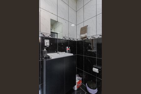 Casa à venda com 99m², 4 quartos e 6 vagas Casa à venda com 99m², 4 quartos e 6 vagasBanheiro- casa 2