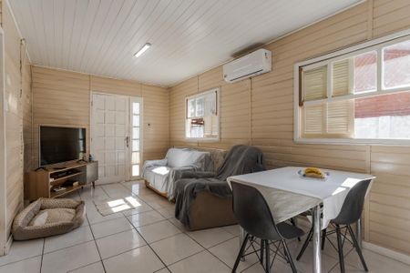 Casa à venda com 99m², 4 quartos e 6 vagas Casa à venda com 99m², 4 quartos e 6 vagasSala 1