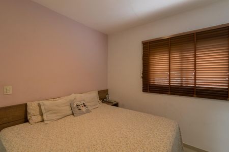 Casa à venda com 102m², 3 quartos e 2 vagasSuíte