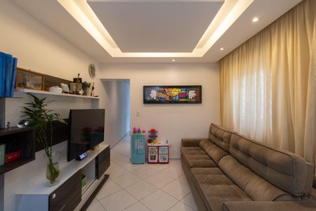 Casa à venda com 102m², 3 quartos e 2 vagasSala