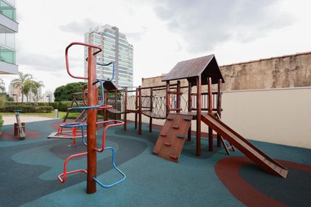 Apartamento à venda com 145m², 3 quartos e 3 vagas Apartamento à venda com 145m², 3 quartos e 3 vagasÁrea comum - Playground