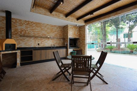 Apartamento à venda com 145m², 3 quartos e 3 vagas Apartamento à venda com 145m², 3 quartos e 3 vagasÁrea comum - Churrasqueira