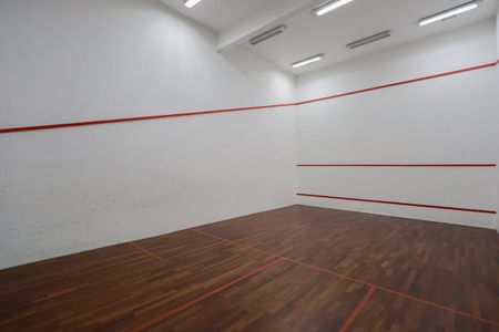 Apartamento à venda com 145m², 3 quartos e 3 vagas Apartamento à venda com 145m², 3 quartos e 3 vagasÁrea comum - Quadra de squash