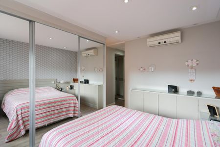 Apartamento à venda com 145m², 3 quartos e 3 vagas Apartamento à venda com 145m², 3 quartos e 3 vagasSuíte 1