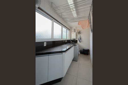 Apartamento à venda com 145m², 3 quartos e 3 vagas Apartamento à venda com 145m², 3 quartos e 3 vagasÁrea de serviço