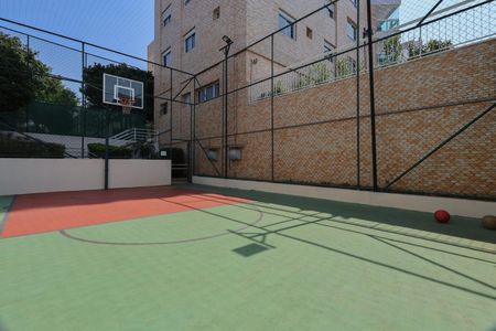 Apartamento à venda com 145m², 3 quartos e 3 vagas Apartamento à venda com 145m², 3 quartos e 3 vagasÁrea comum - Quadra de basquete street