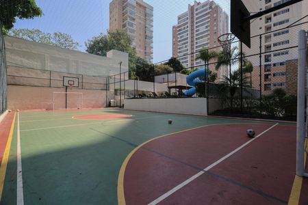 Apartamento à venda com 145m², 3 quartos e 3 vagas Apartamento à venda com 145m², 3 quartos e 3 vagasÁrea comum - Quadra Poliesportiva