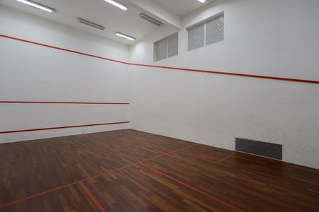 Apartamento à venda com 145m², 3 quartos e 3 vagas Apartamento à venda com 145m², 3 quartos e 3 vagasÁrea comum - Quadra de squash