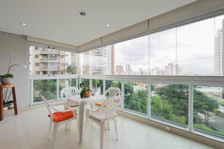 Apartamento à venda com 145m², 3 quartos e 3 vagas Apartamento à venda com 145m², 3 quartos e 3 vagasVaranda gourmet