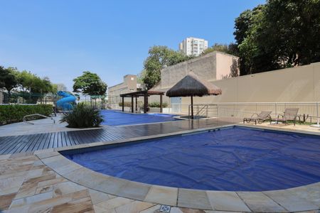 Apartamento à venda com 145m², 3 quartos e 3 vagas Apartamento à venda com 145m², 3 quartos e 3 vagasÁrea comum - Piscina