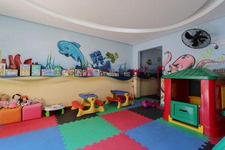 Apartamento à venda com 145m², 3 quartos e 3 vagas Apartamento à venda com 145m², 3 quartos e 3 vagasÁrea comum - Brinquedoteca