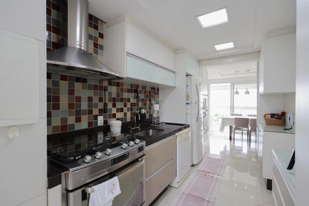 Apartamento à venda com 145m², 3 quartos e 3 vagas Apartamento à venda com 145m², 3 quartos e 3 vagasCozinha