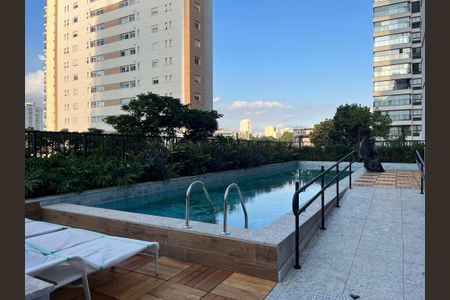 Studio à venda com 28m², 1 quarto e sem vagaÁrea comum - Piscina