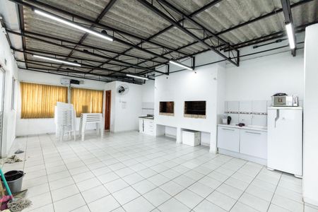 Apartamento à venda com 42m², 2 quartos e 1 vaga Apartamento à venda com 42m², 2 quartos e 1 vagaÁrea comum - Salão de festas