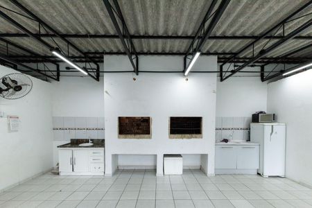 Apartamento à venda com 42m², 2 quartos e 1 vaga Apartamento à venda com 42m², 2 quartos e 1 vagaÁrea comum - Salão de festas