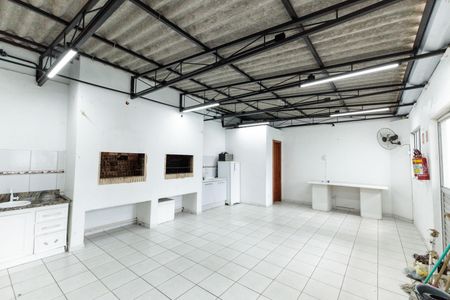 Apartamento à venda com 42m², 2 quartos e 1 vaga Apartamento à venda com 42m², 2 quartos e 1 vagaÁrea comum - Salão de festas