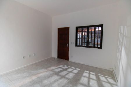 Casa para alugar com 150m², 2 quartos e 3 vagas Casa para alugar com 150m², 2 quartos e 3 vagasSala