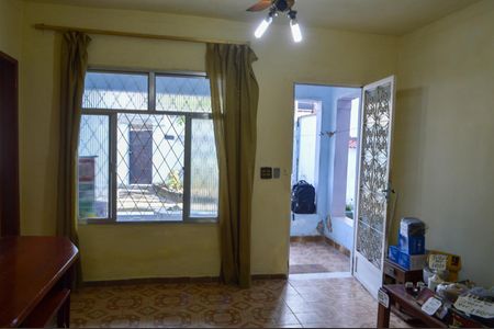 Casa à venda com 260m², 4 quartos e 2 vagasSala - Casa 2