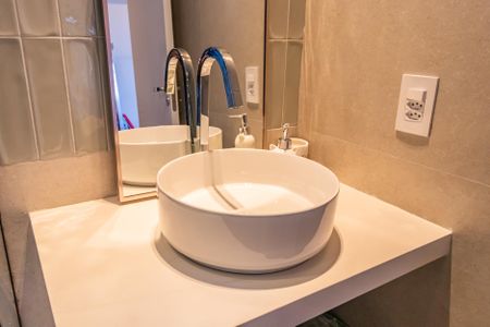 Apartamento para alugar com 76m², 2 quartos e 2 vagas Apartamento para alugar com 76m², 2 quartos e 2 vagasBanheiro