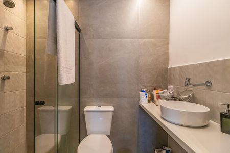 Apartamento para alugar com 76m², 2 quartos e 2 vagas Apartamento para alugar com 76m², 2 quartos e 2 vagasBanheiro 2