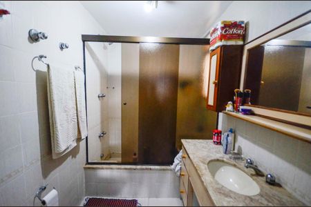 Apartamento à venda com 220m², 3 quartos e 1 vagaBanheiro da Suíte