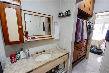 Apartamento à venda com 220m², 3 quartos e 1 vagaBanheiro da Suíte