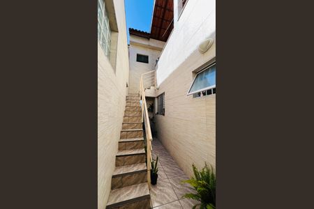 Casa à venda com 126m², 3 quartos e 3 vagas Casa à venda com 126m², 3 quartos e 3 vagasÁrea externa