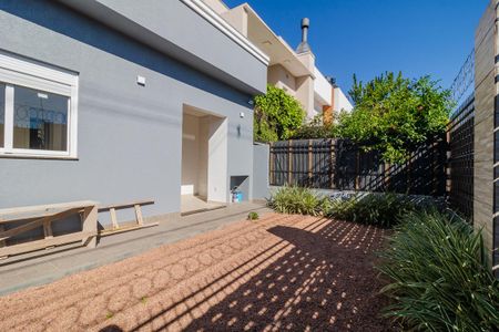 Casa de condomínio à venda com 100m², 3 quartos e 2 vagasQuintal