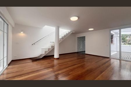 Casa à venda com 240m², 3 quartos e 2 vagas