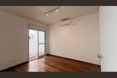 Casa à venda com 240m², 3 quartos e 2 vagas