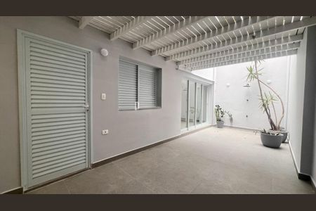 Casa à venda com 240m², 3 quartos e 2 vagas