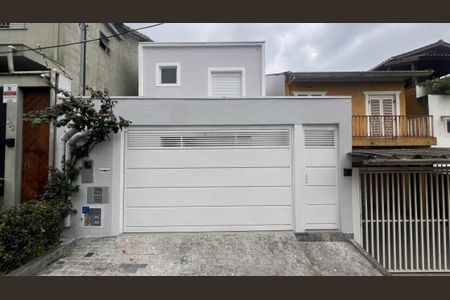 Casa à venda com 240m², 3 quartos e 2 vagas