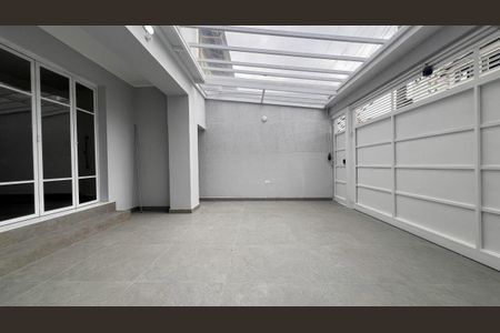 Casa à venda com 240m², 3 quartos e 2 vagas