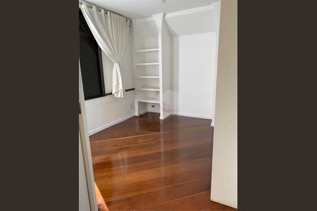 Apartamento à venda com 220m², 3 quartos e 3 vagas