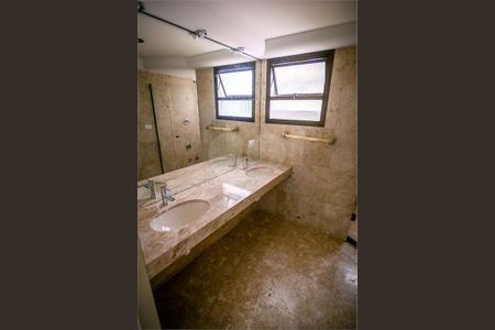 Apartamento à venda com 220m², 3 quartos e 3 vagas