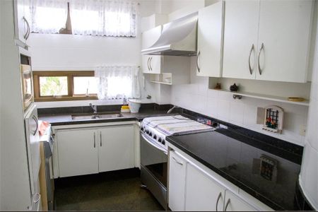 Apartamento à venda com 220m², 3 quartos e 3 vagas