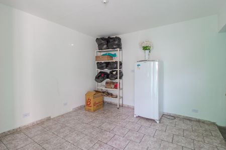 Casa para alugar com 50m², 1 quarto e 1 vaga Casa para alugar com 50m², 1 quarto e 1 vagaSala