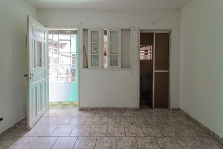 Casa para alugar com 50m², 1 quarto e 1 vaga Casa para alugar com 50m², 1 quarto e 1 vagaSala