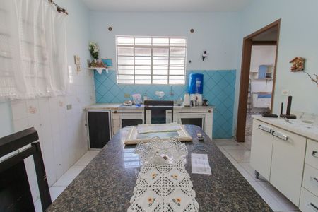 Casa para alugar com 100m², 1 quarto e 2 vagasCozinha