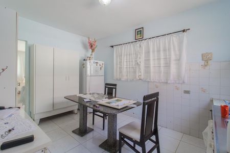 Casa para alugar com 100m², 1 quarto e 2 vagasCozinha