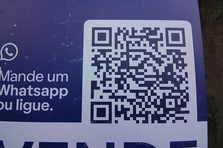 Casa à venda com 83m², 2 quartos e 2 vagasQR CODE 