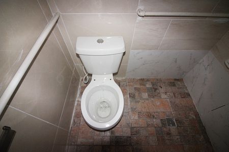 Casa à venda com 83m², 2 quartos e 2 vagasSuíte Banheiro 