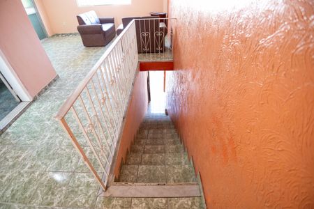 Apartamento para alugar com 88m², 2 quartos e sem vagaEscada